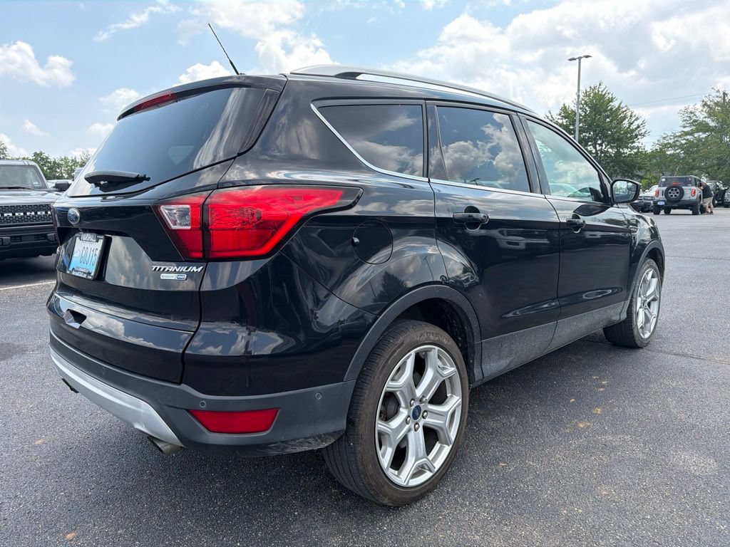 Used 2019 Ford Escape Titanium AWD/4WD image 3