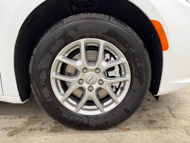 New 2026 Chrysler Pacifica Select FWD image 30