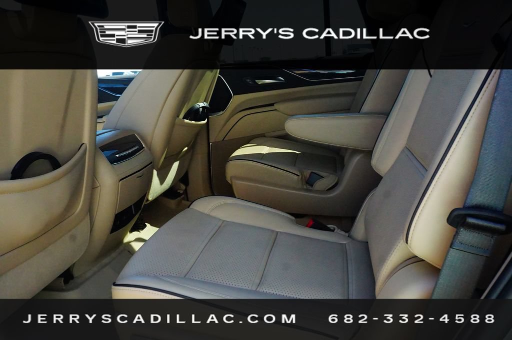 Used 2024 Cadillac Escalade Premium Luxury w/ Performance Package AWD/4WD image 23
