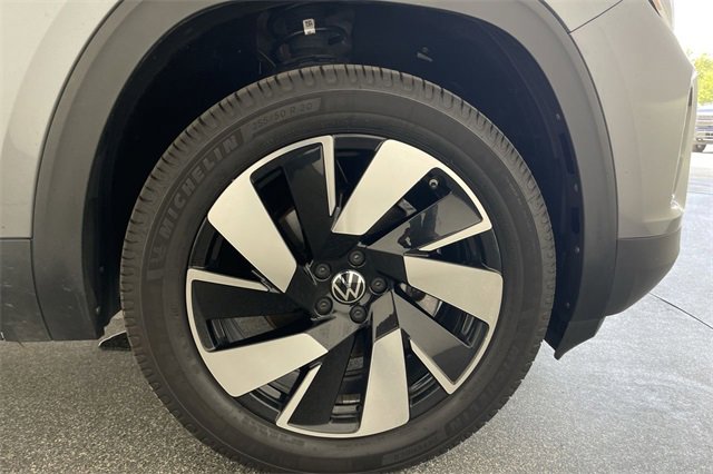 Used 2024 Volkswagen Atlas Cross Sport SE image 49