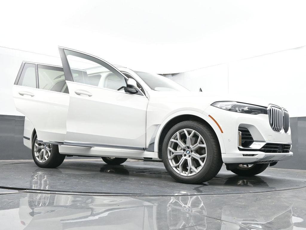 Used 2022 BMW X7 xDrive40i w/ Executive Package image 67