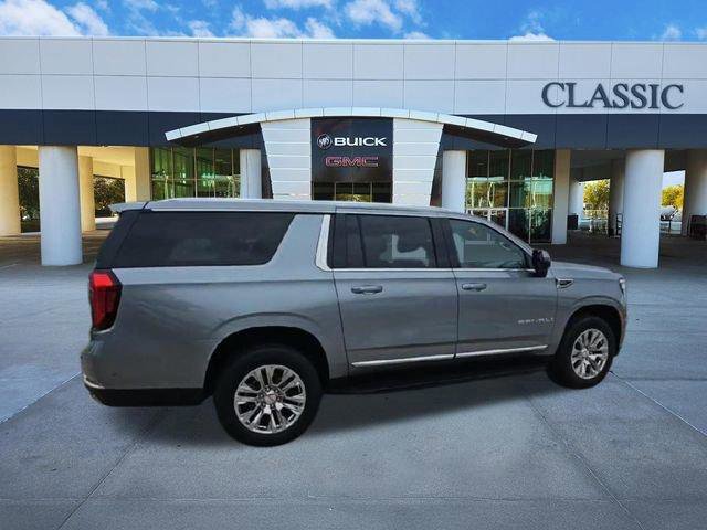 Used 2025 GMC Yukon XL Denali RWD image 9