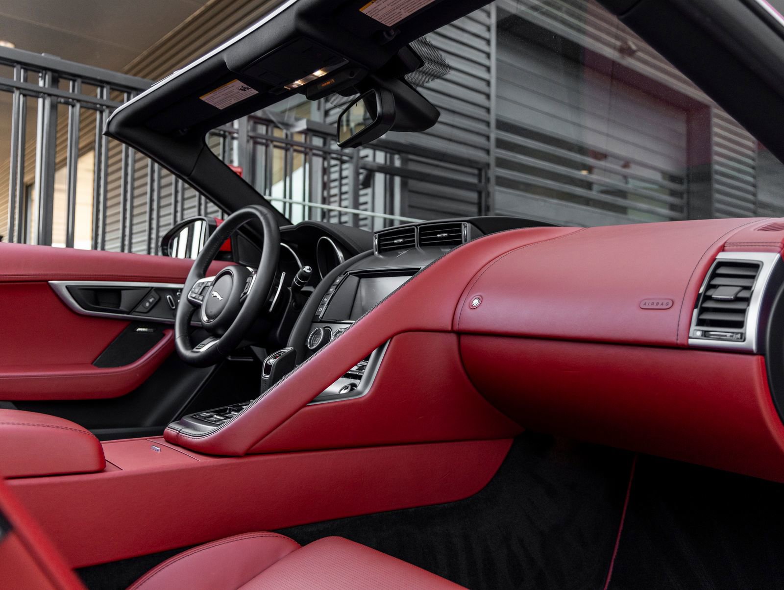 Used 2018 Jaguar F-TYPE R image 41