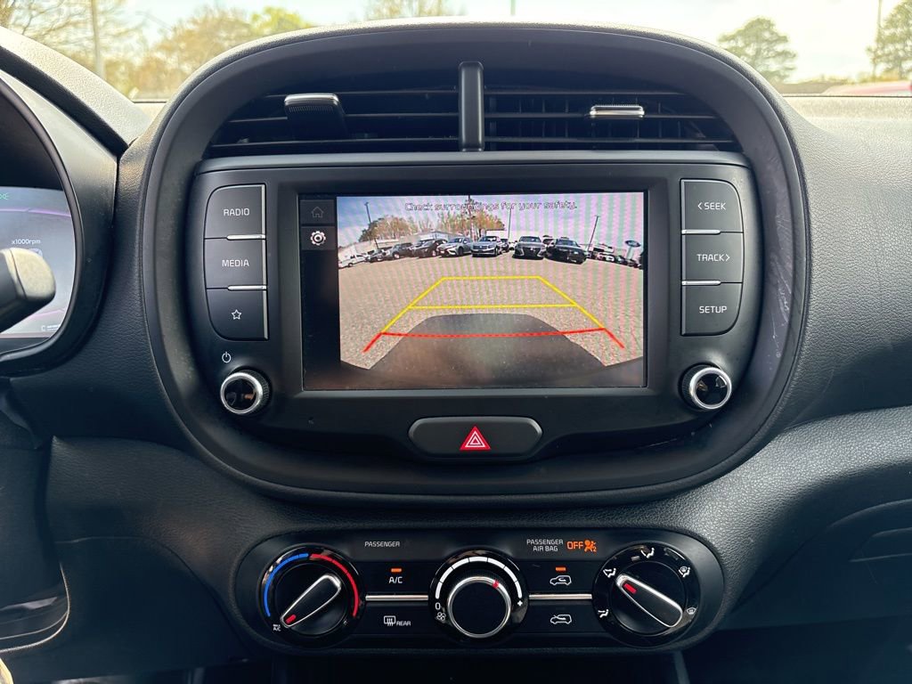 Used 2024 Kia Soul LX w/ Option Group 015 FWD image 17
