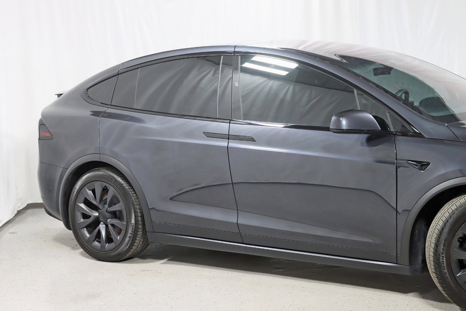 Used 2024 Tesla Model X image 3