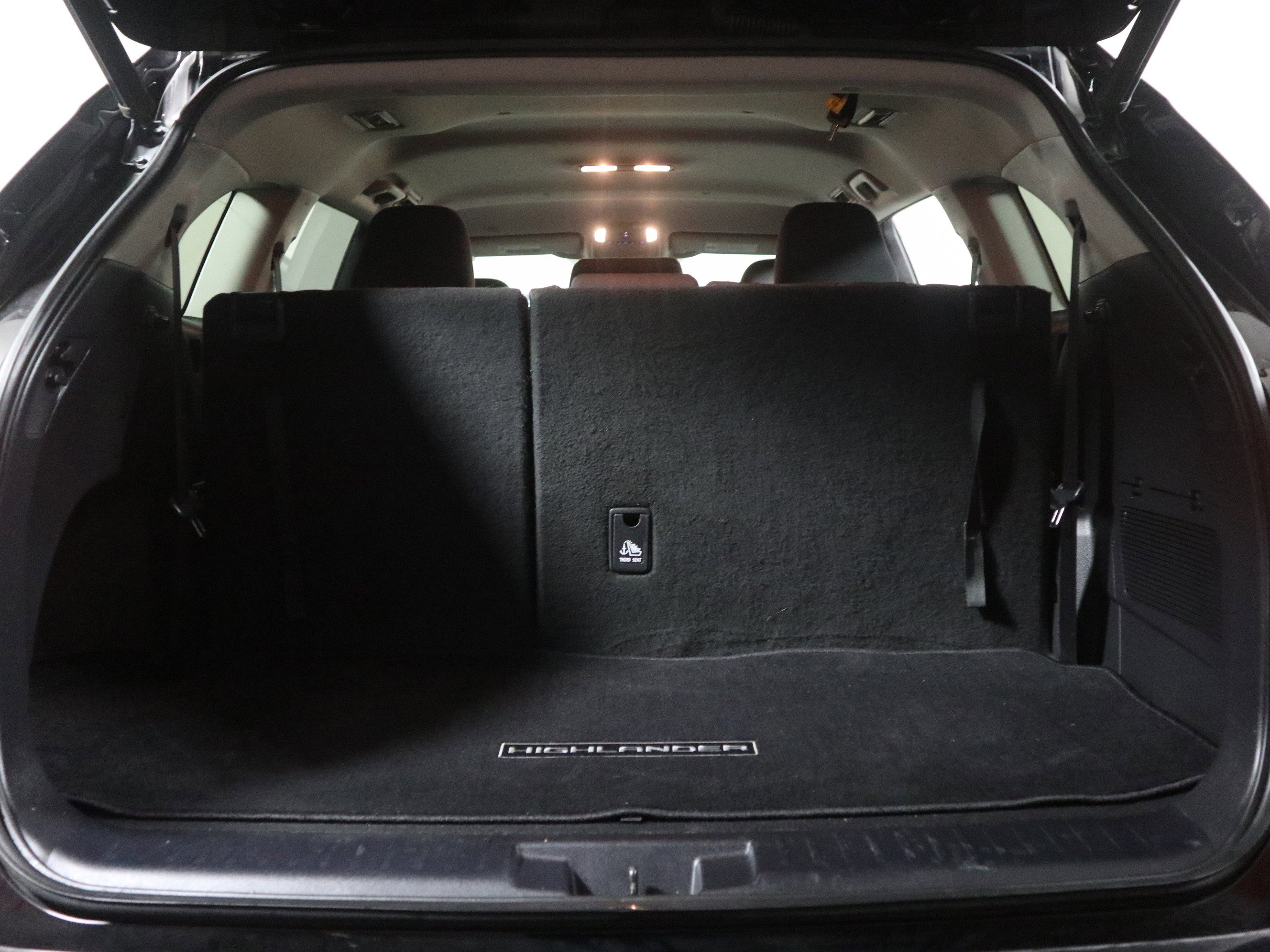 Used 2020 Toyota Highlander LE image 8