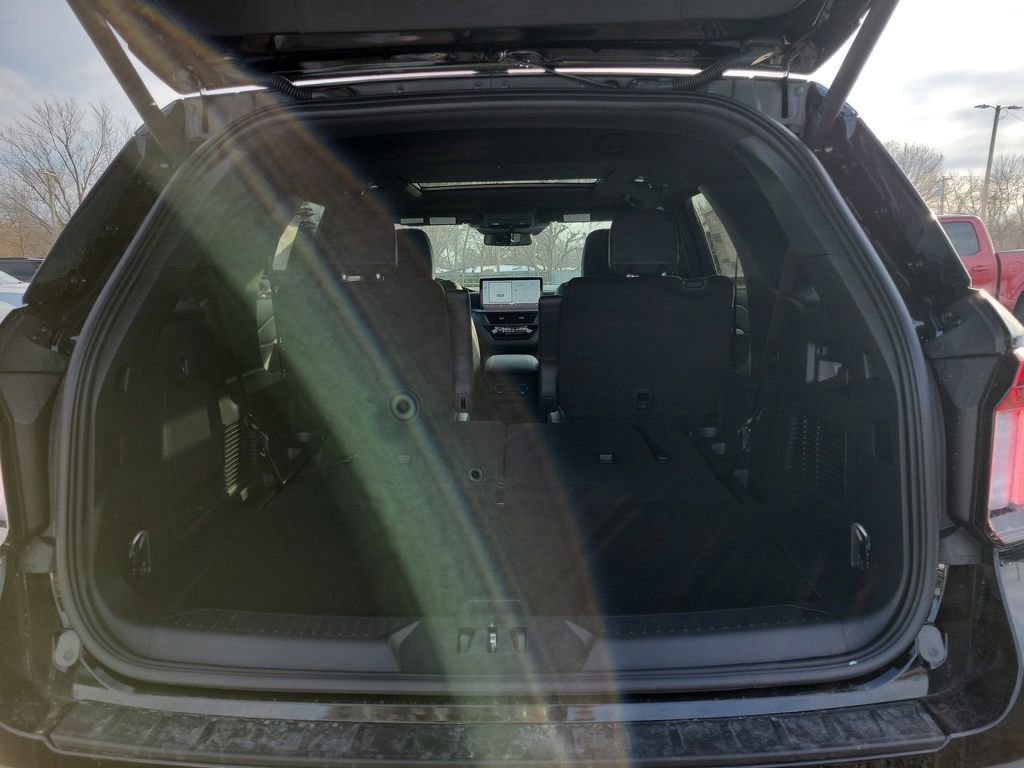 New 2026 Ford Explorer ST-Line w/ ST-Line Street Pack image 10