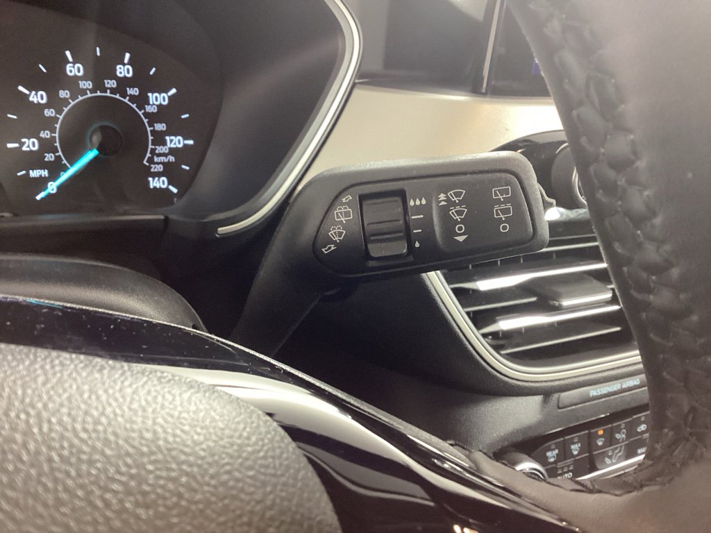 Used 2022 Ford Escape SE w/ Cold Weather Package image 18