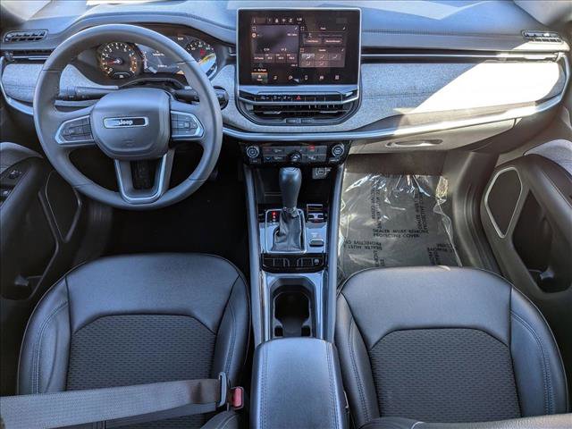 Used 2024 Jeep Compass Latitude image 18