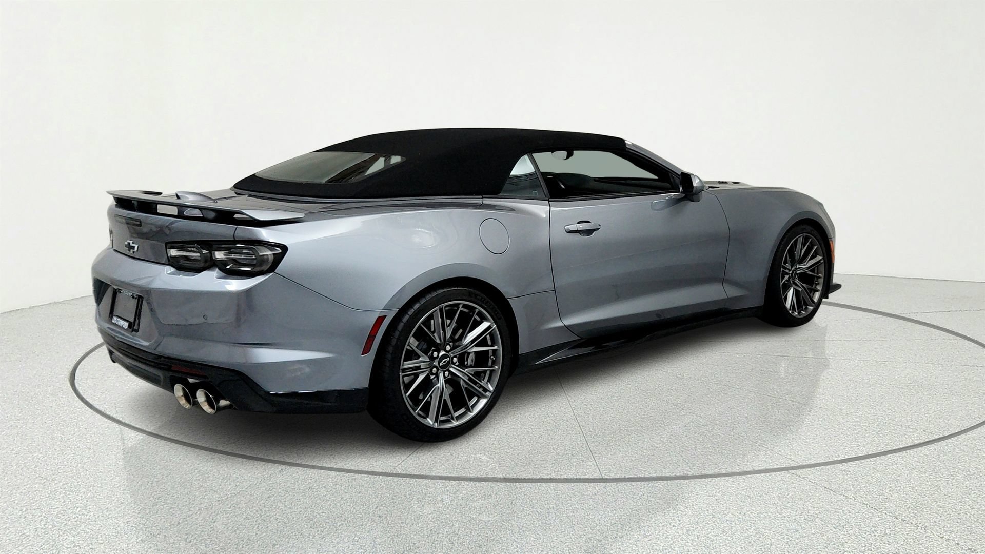Used 2022 Chevrolet Camaro ZL1 RWD image 5