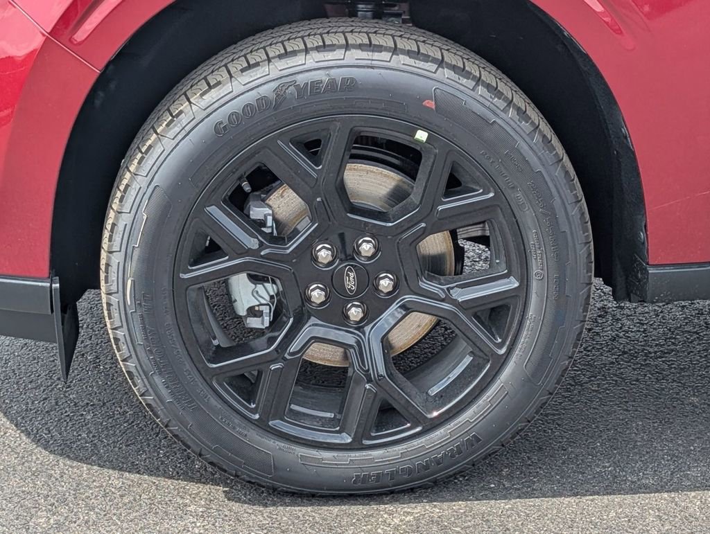 New 2026 Ford Maverick Lariat w/ Black Appearance Package image 14