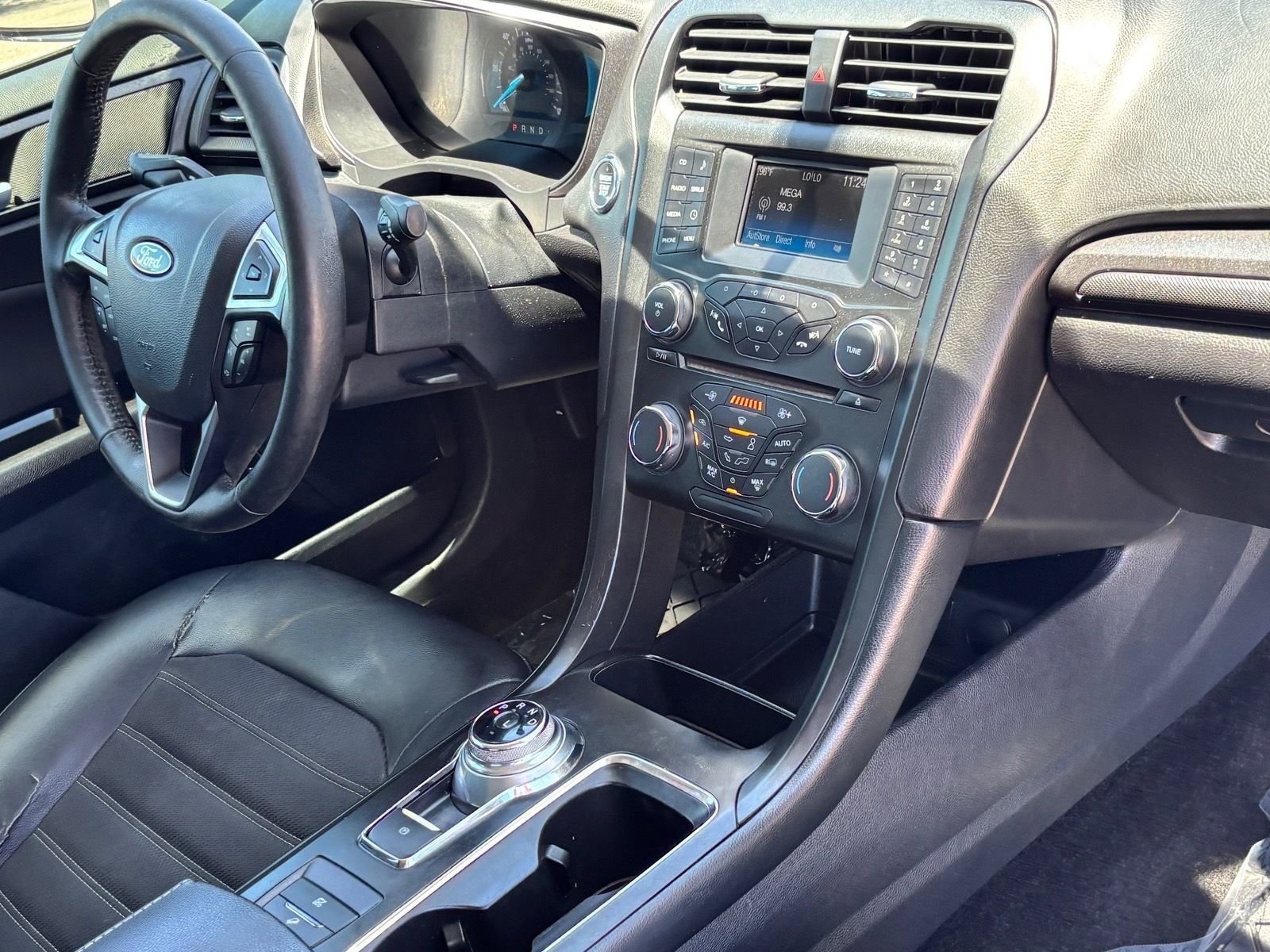 Used 2018 Ford Fusion SE w/ Equipment Group 601A FWD image 9
