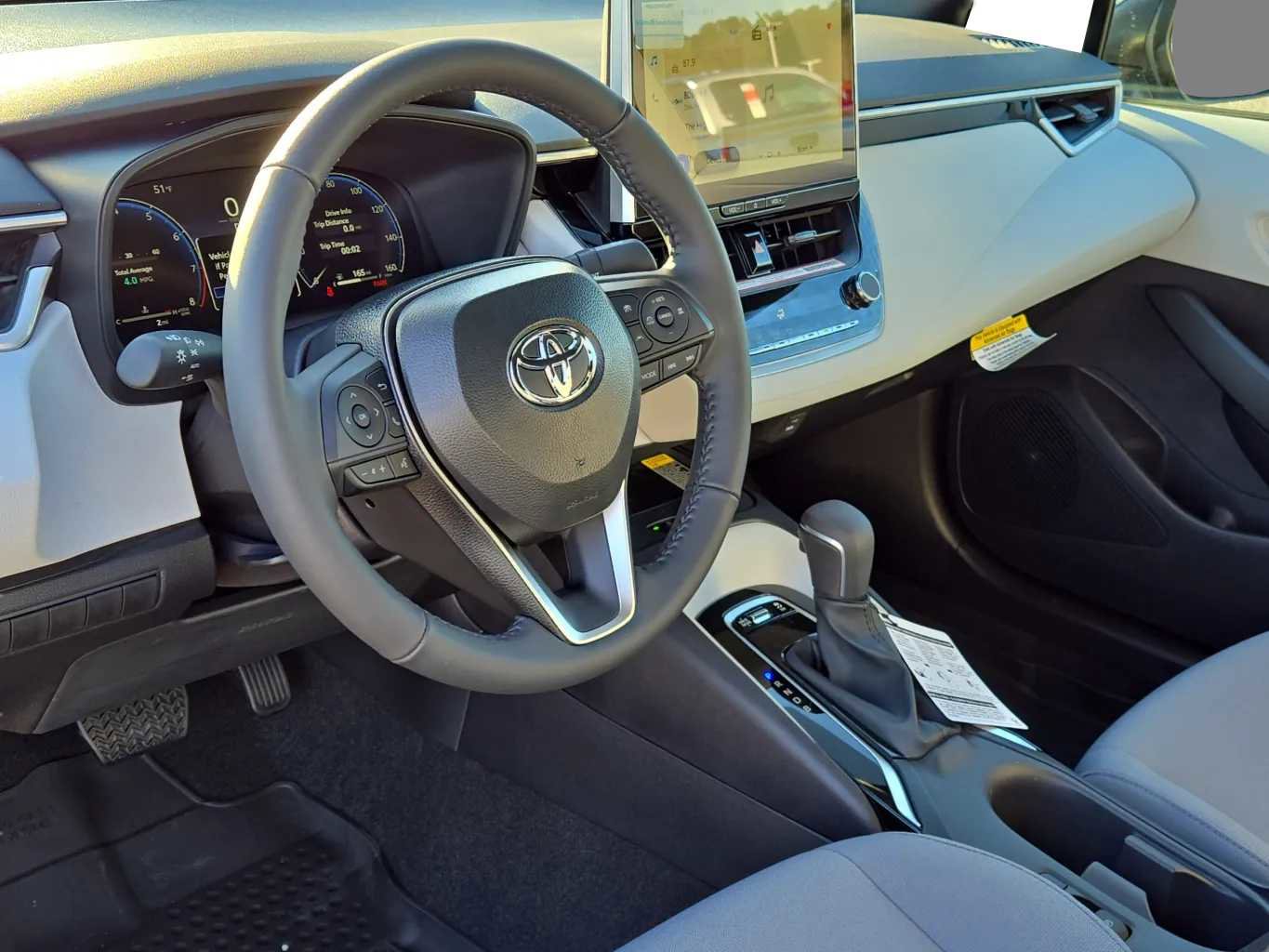 Used 2026 Toyota Corolla SE w/ SE Package image 17