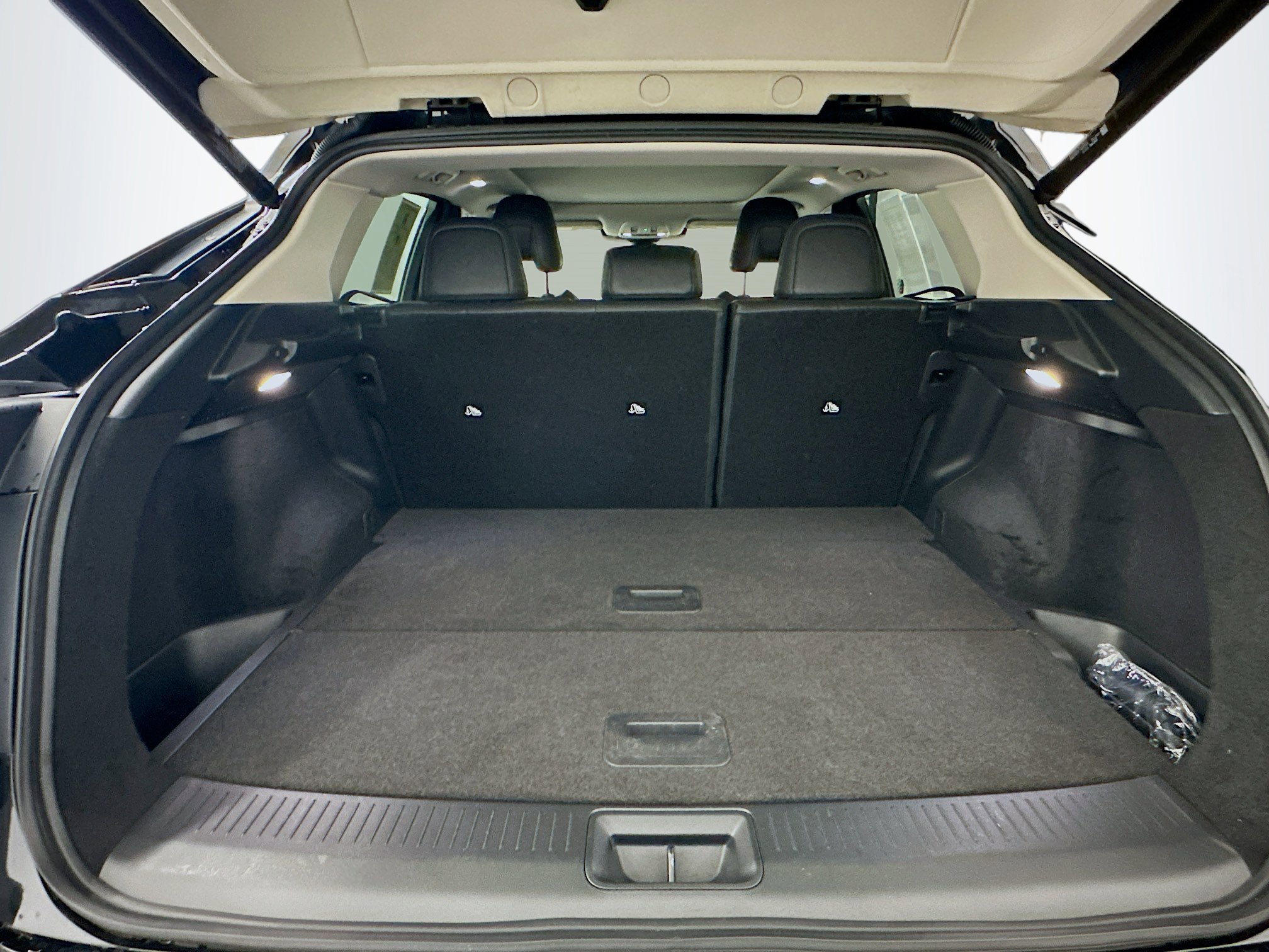 Used 2023 Nissan Ariya AWD image 31