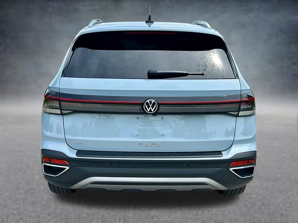 Certified 2025 Volkswagen Taos SE w/ Panoramic Sunroof Package FWD image 6