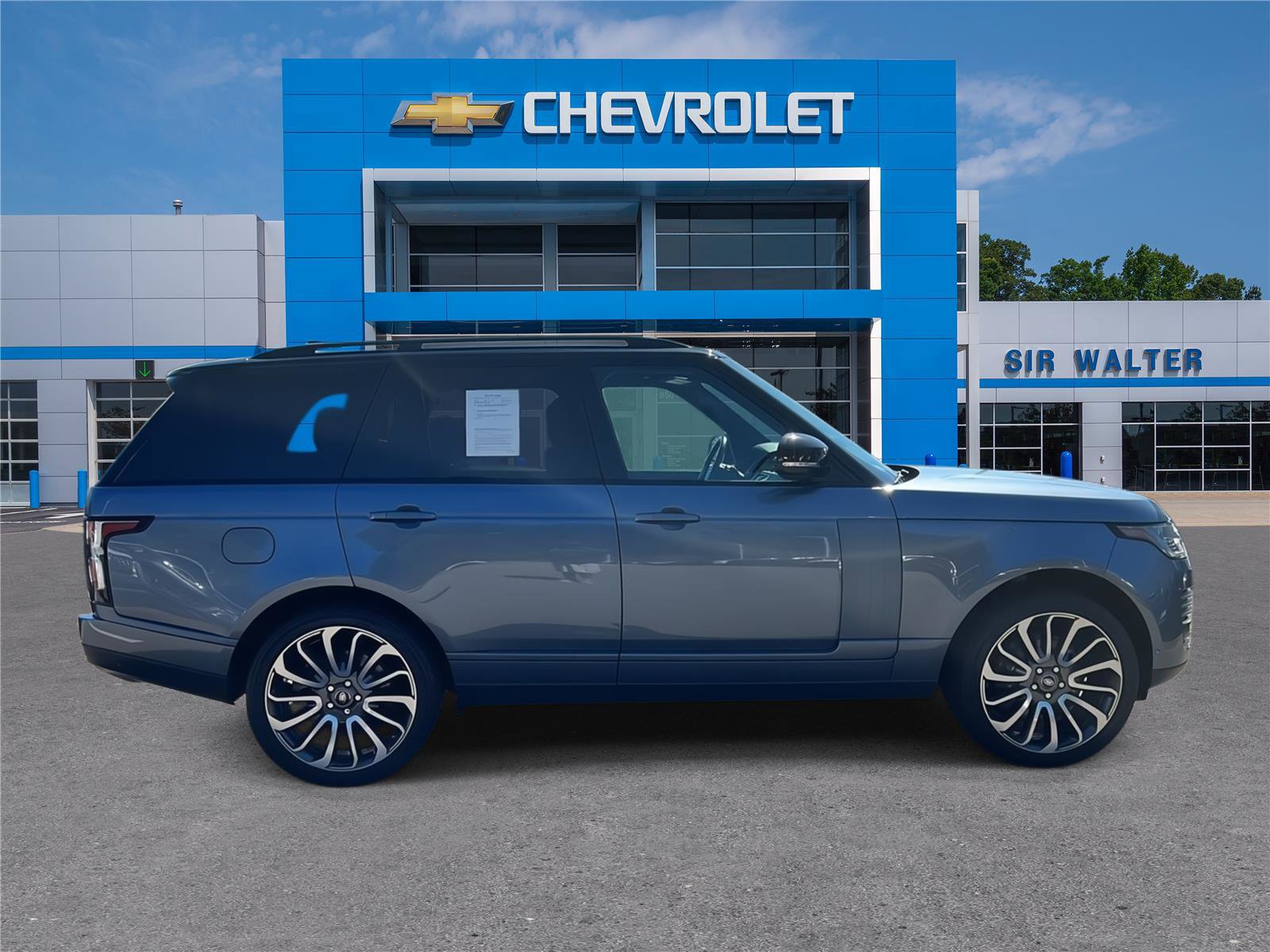 Used 2020 Land Rover Range Rover HSE image 6