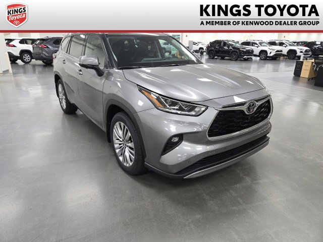 New 2026 Toyota Highlander Platinum AWD/4WD image 1