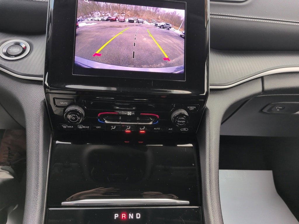 Used 2024 Jeep Grand Cherokee Laredo X w/ Trailer Tow Package image 55