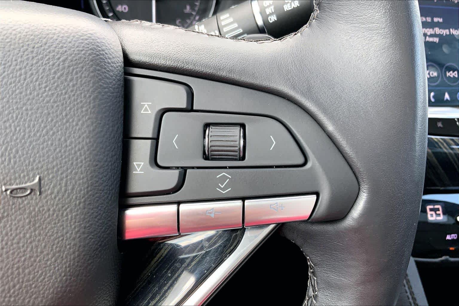 Used 2024 Cadillac XT6 Premium Luxury w/ Technology Package AWD/4WD image 23