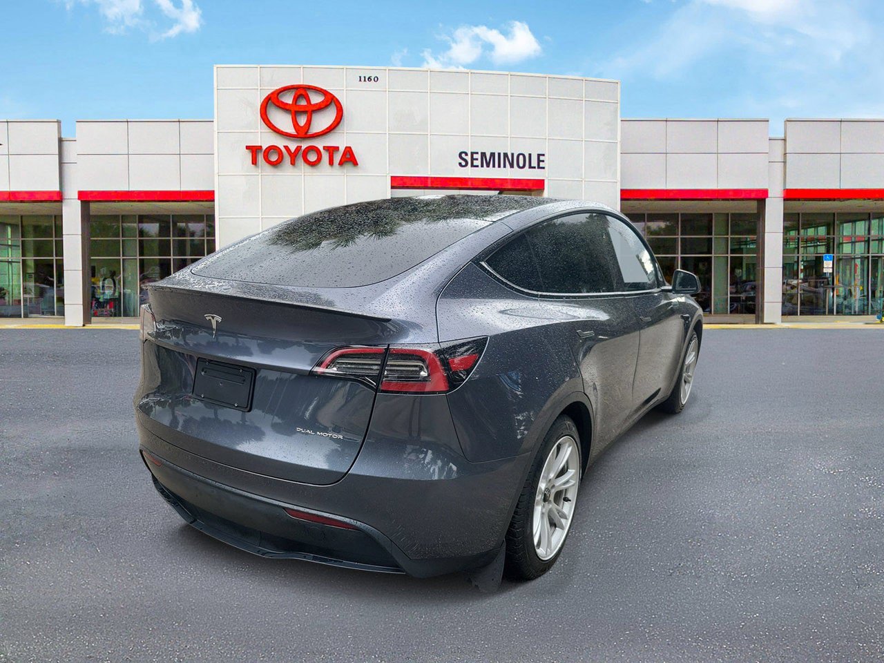 Used 2023 Tesla Model Y Long Range AWD/4WD image 3