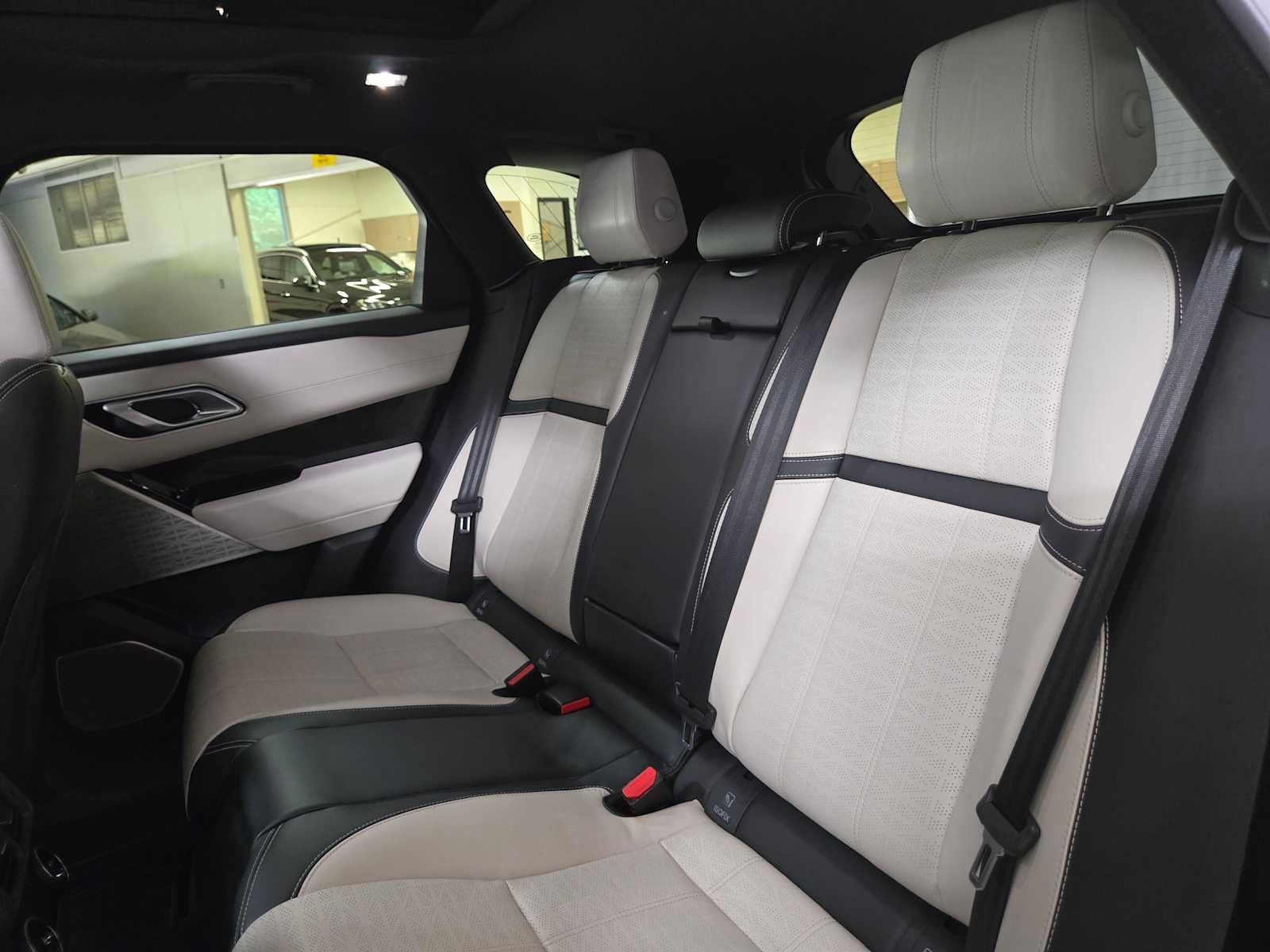 Used 2019 Land Rover Range Rover Velar R-Dynamic HSE AWD/4WD image 17