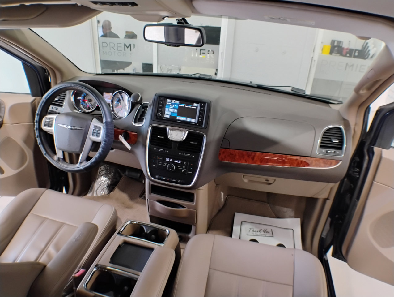 Used 2016 Chrysler Town & Country Touring image 81