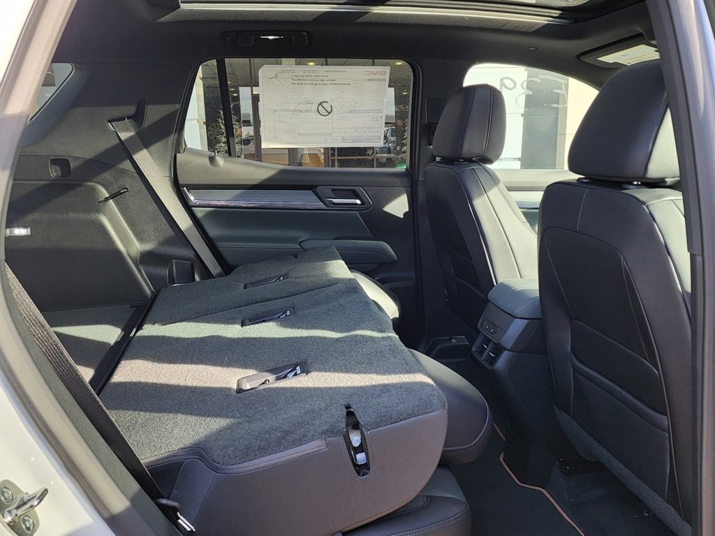 New 2026 GMC Terrain AT4 w/ Convenience Package III image 47