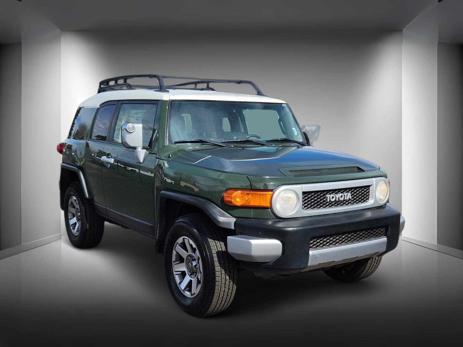 Used 2014 Toyota FJ Cruiser 4WD w/ Upgrade Package image 4
