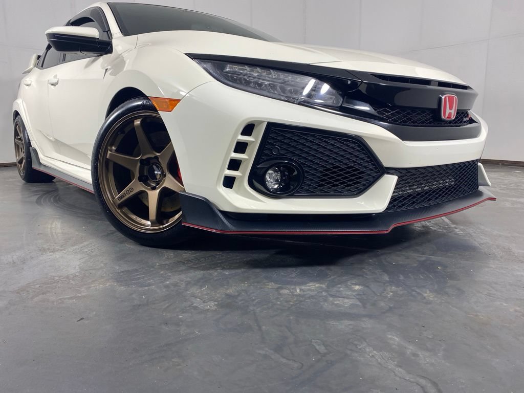 Used 2017 Honda Civic Type R image 3