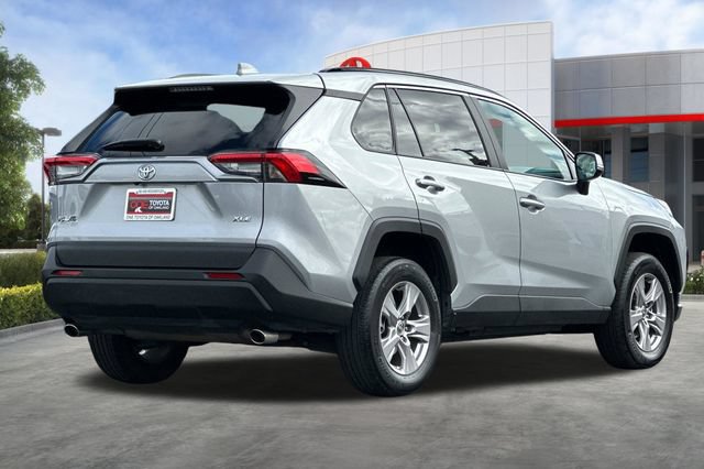 Certified 2025 Toyota RAV4 XLE FWD image 5