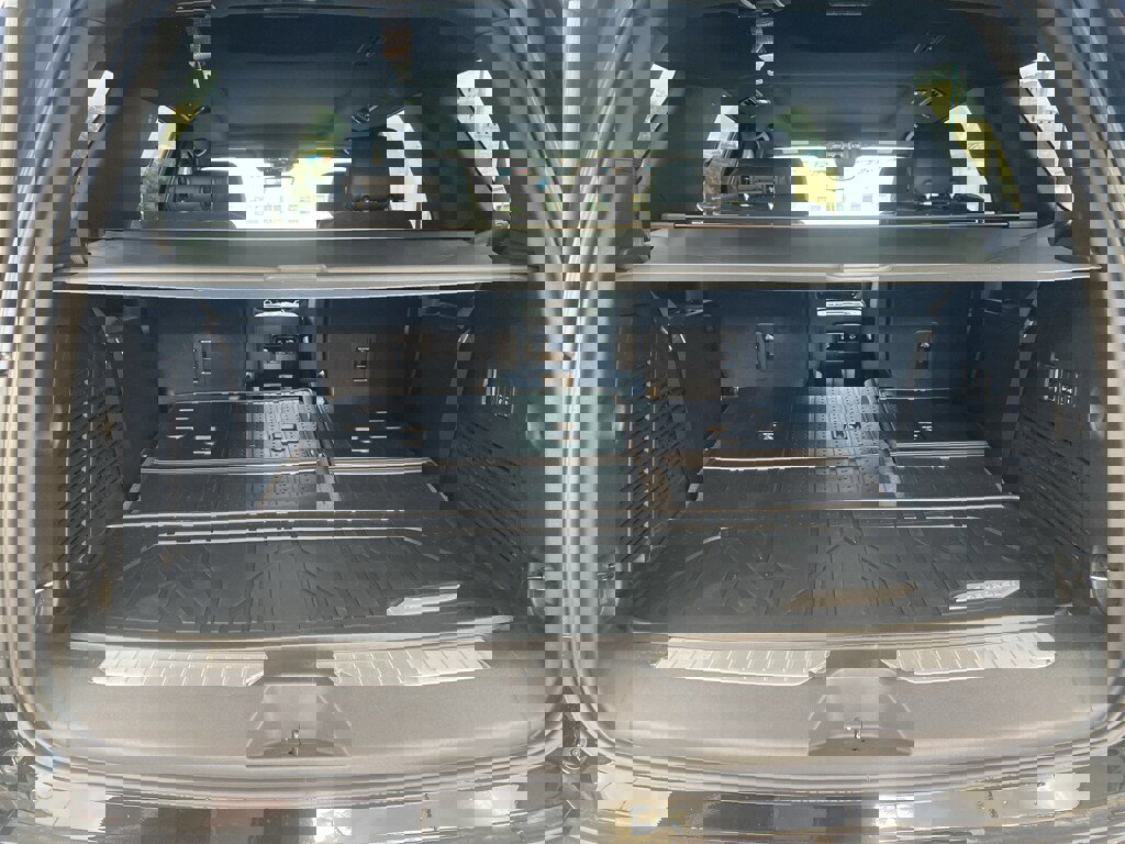 New 2026 Chevrolet Tahoe High Country w/ Sun And Tow Package image 15