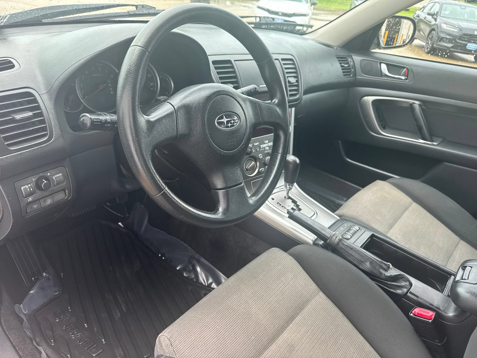 Used 2007 Subaru Outback 2.5i w/ Popular Equipment Group 2A AWD/4WD image 16