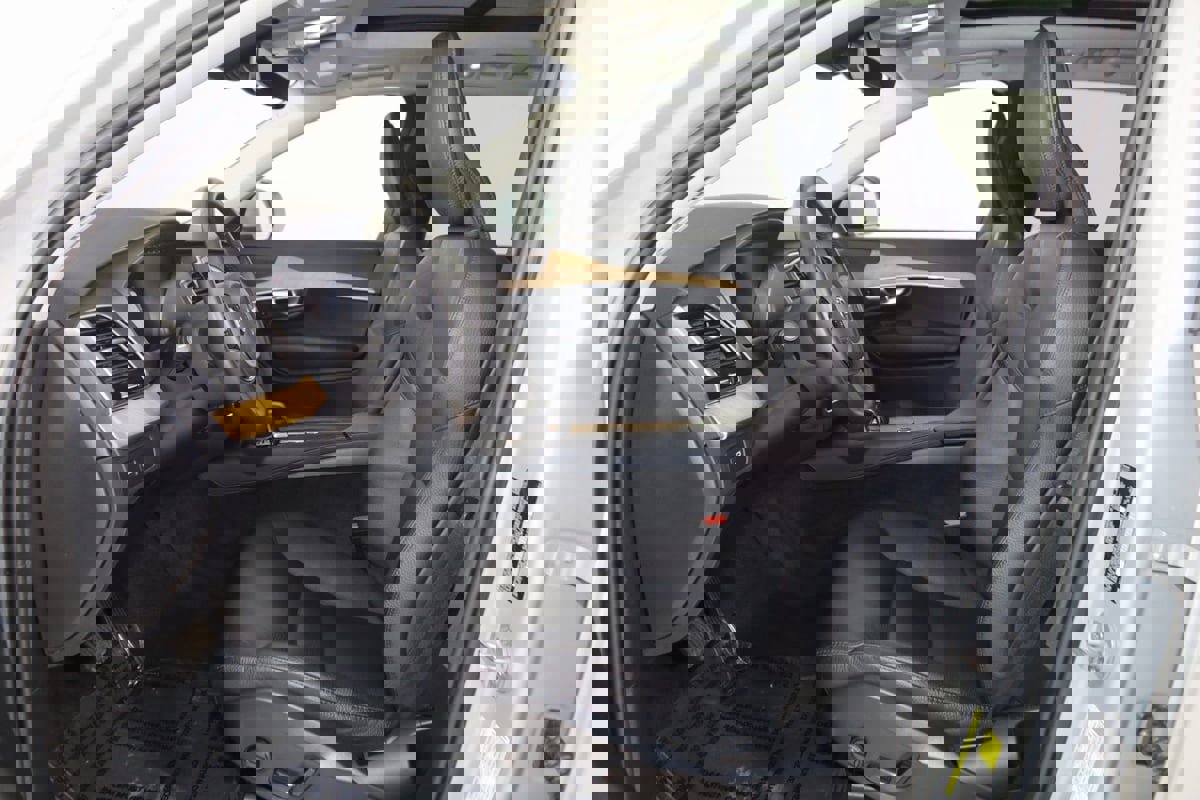 Used 2024 Volvo XC90 B5 Plus image 12