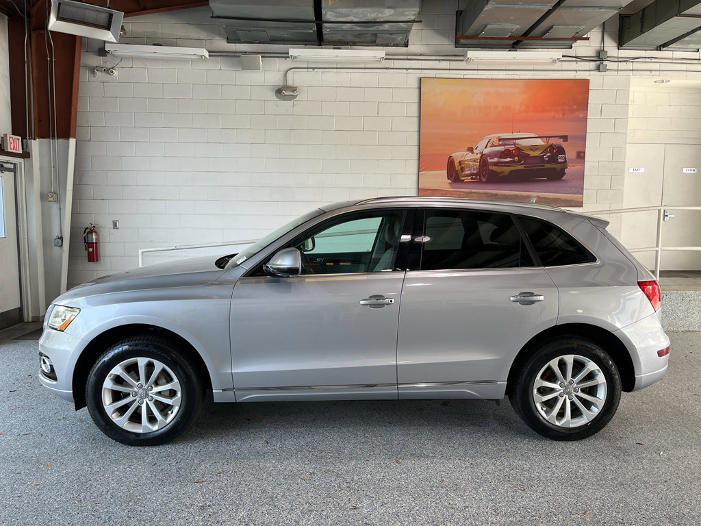 Used 2016 Audi Q5 2.0T Premium Plus w/ Technology Package image 4