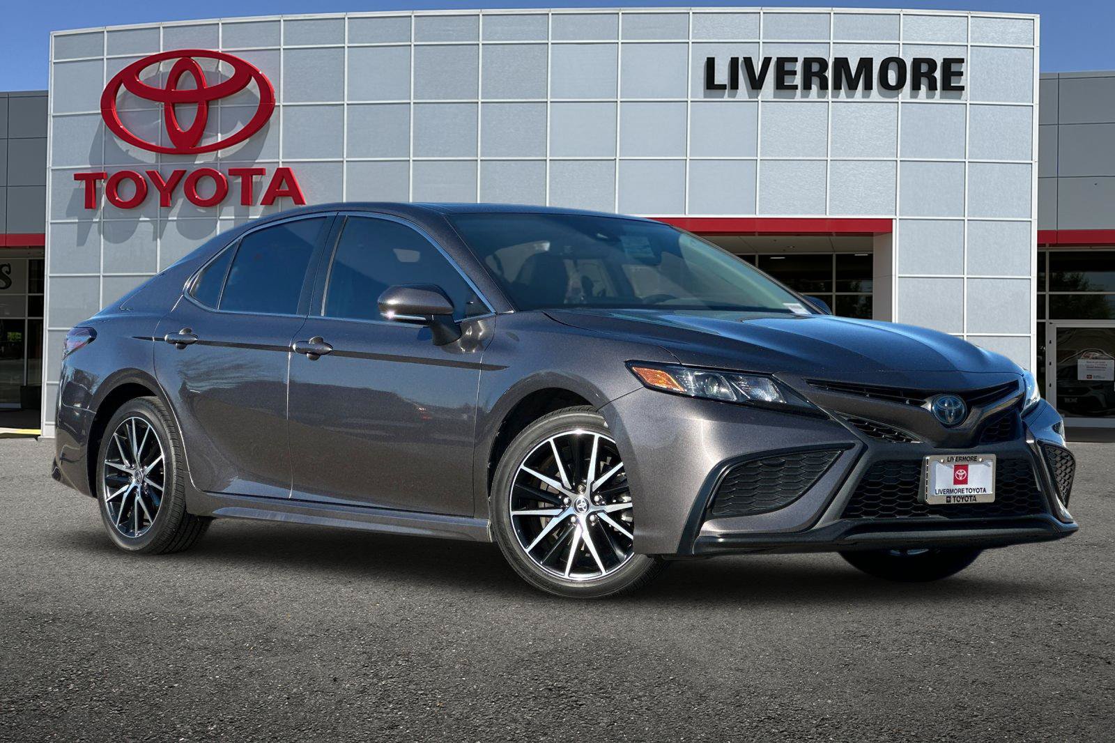 New 2023 Toyota Camry SE w/ Audio Upgrade Package FWD image 2