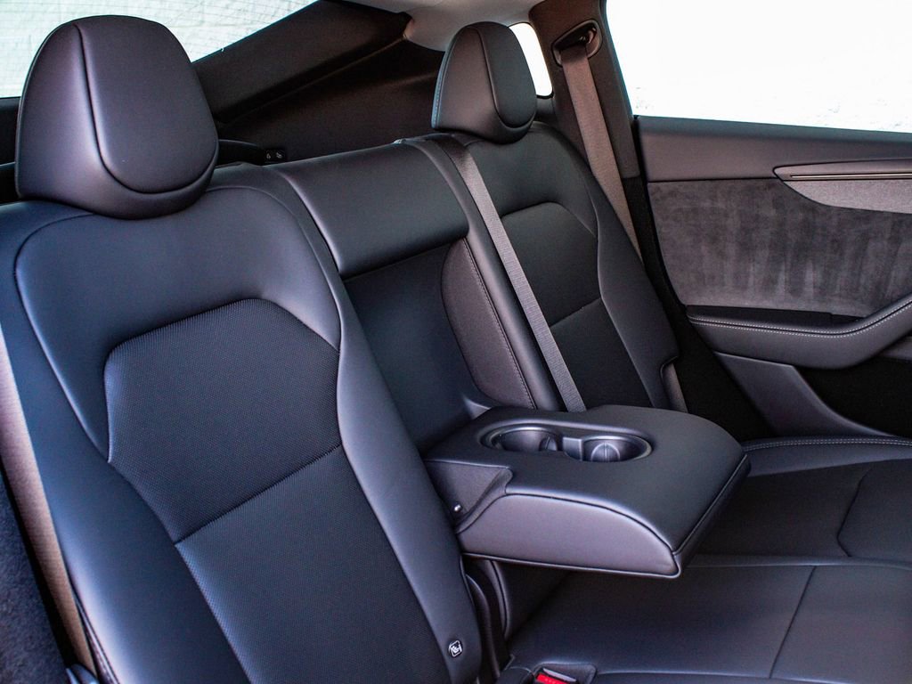 Used 2026 Tesla Model Y Long Range image 38