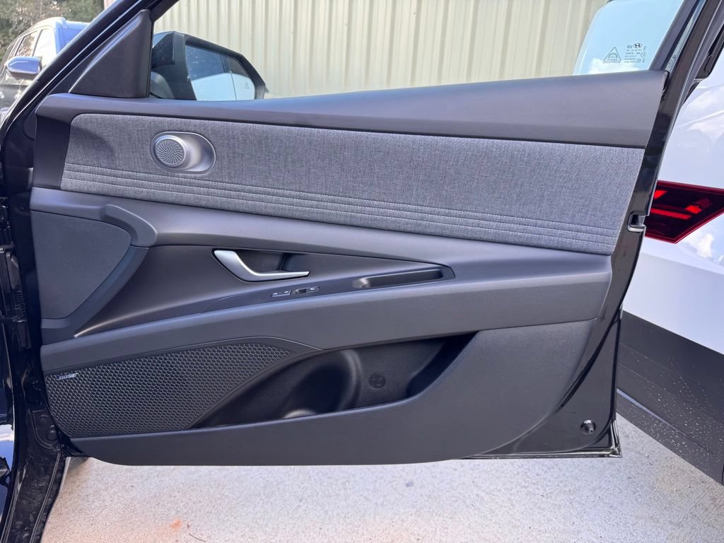 New 2026 Hyundai Elantra Limited FWD image 20