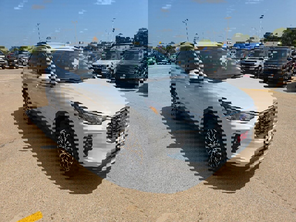 New 2025 Ford Escape SE image 3