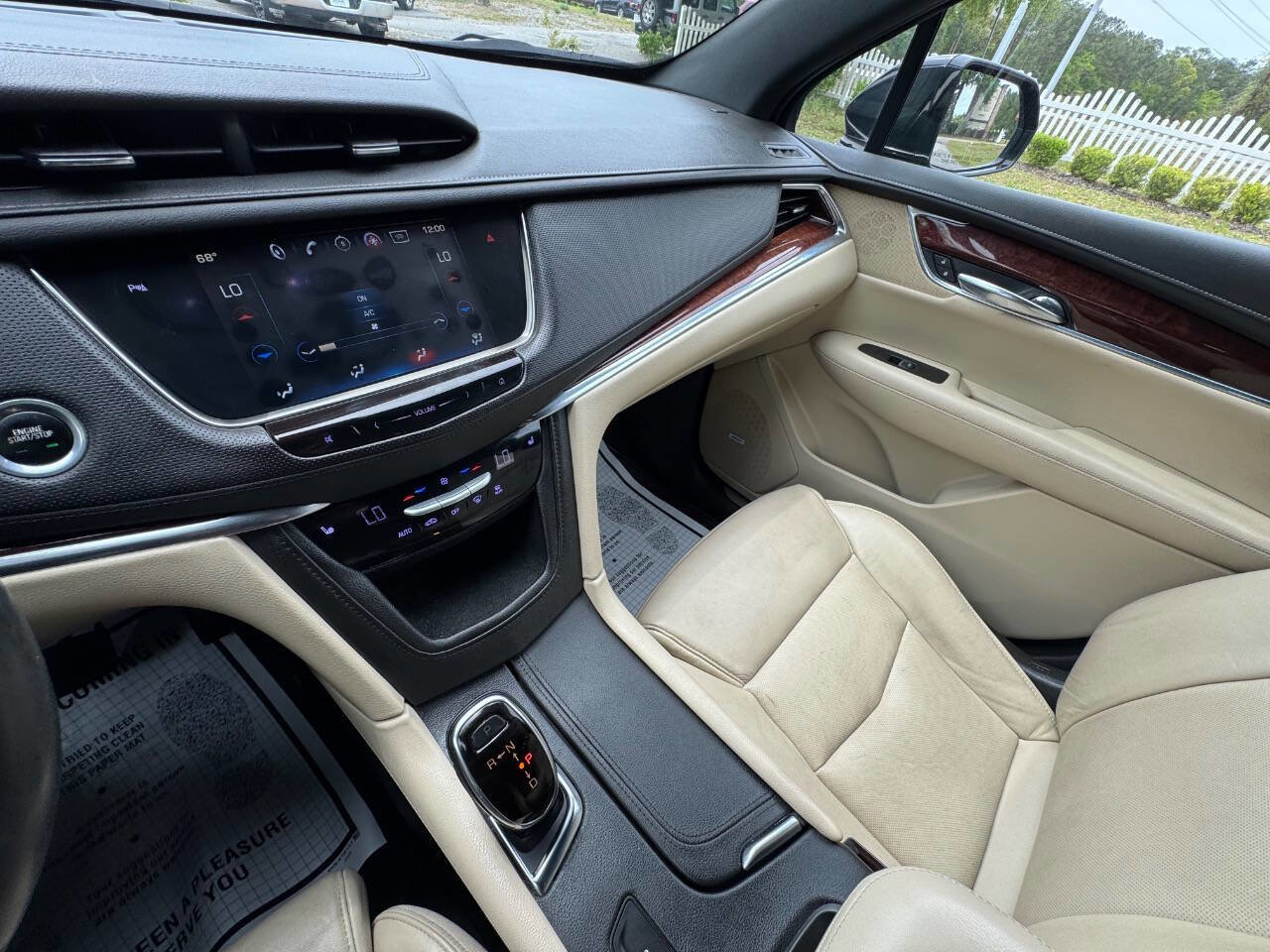 Used 2017 Cadillac XT5 Luxury w/ Driver Awareness Package FWD image 19