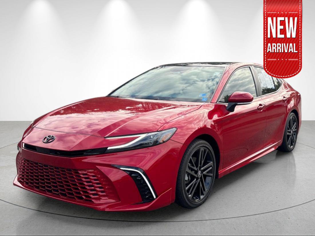 Used 2025 Toyota Camry XSE FWD image 1