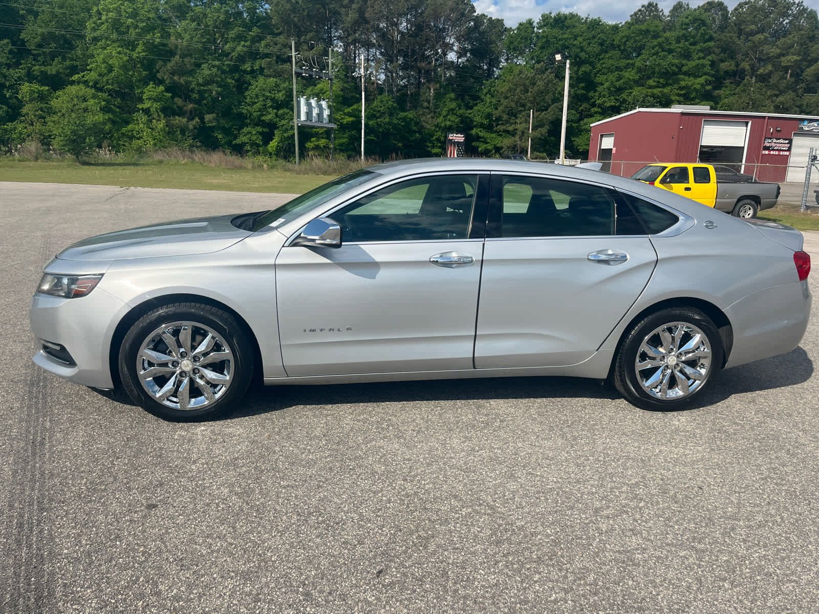 Used 2019 Chevrolet Impala LT FWD image 3