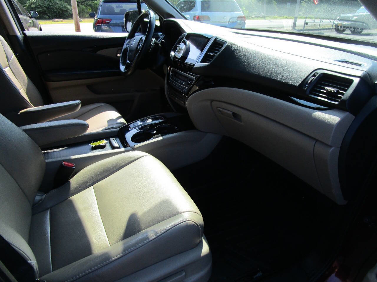 Used 2018 Honda Pilot Touring image 18