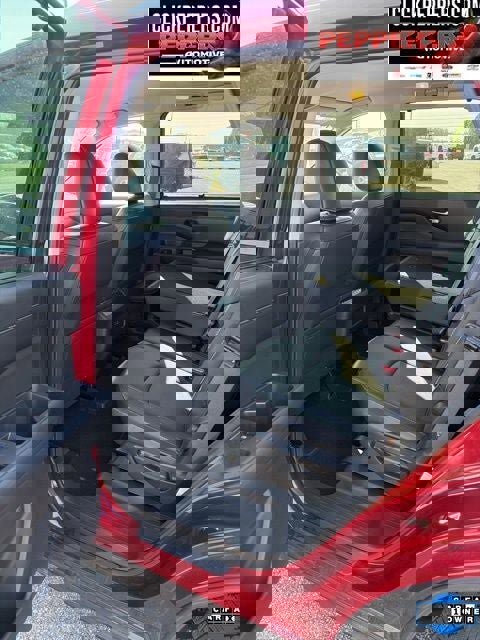 Used 2025 Nissan Pathfinder SL image 11