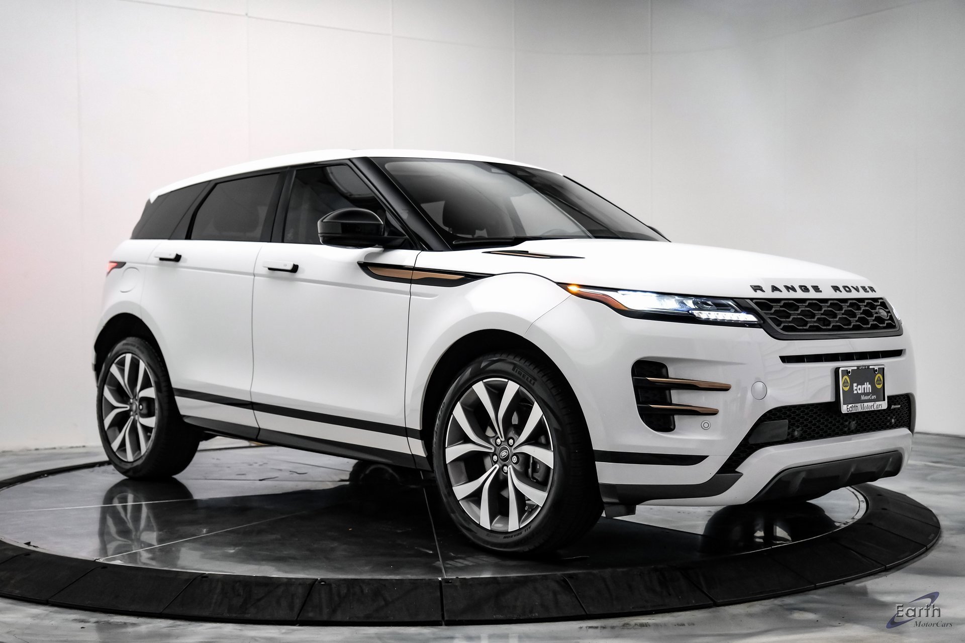 Used 2023 Land Rover Range Rover Evoque R-Dynamic S image 17