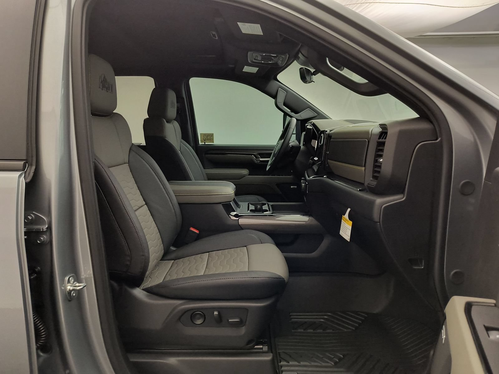 New 2026 Chevrolet Silverado 2500 ZR2 w/ ZR2 Bison Edition AWD/4WD image 31