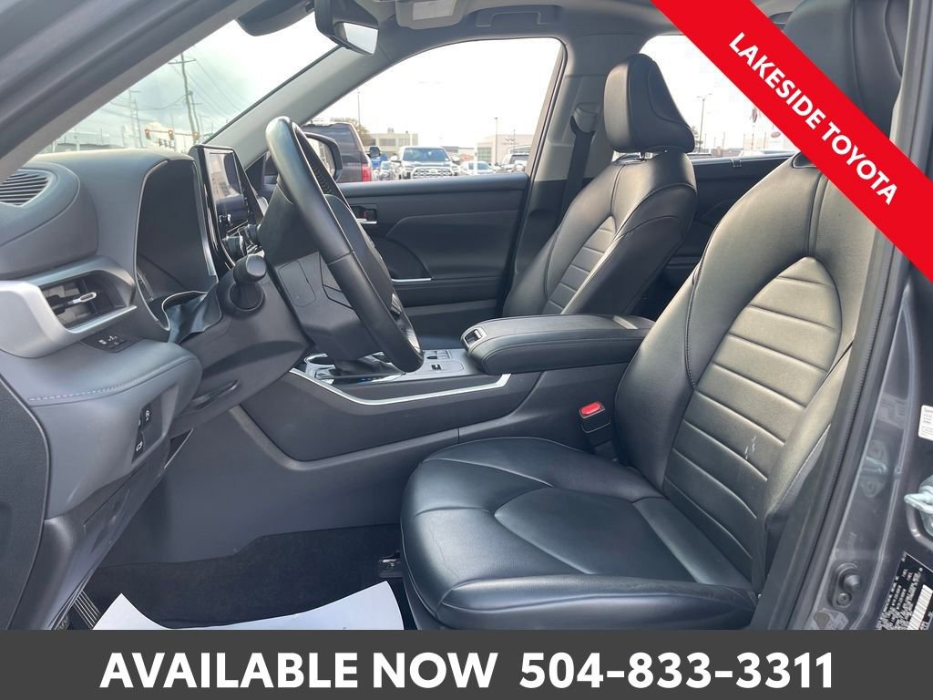 Used 2023 Toyota Highlander XLE image 27