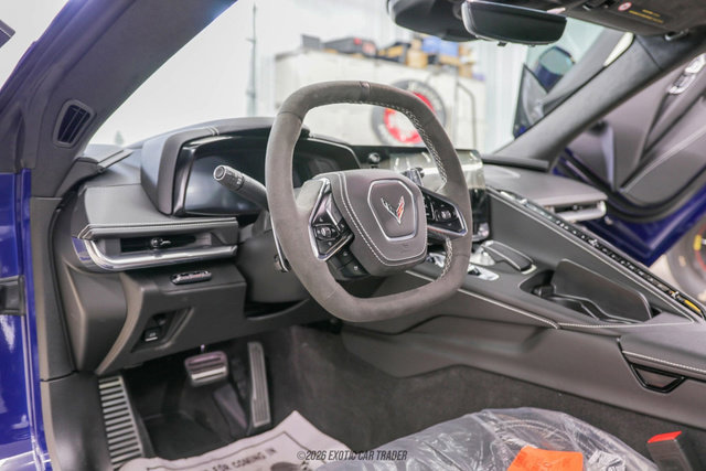 Used 2025 Chevrolet Corvette Stingray Premium Conv w/ Z51 Performance Package RWD image 39