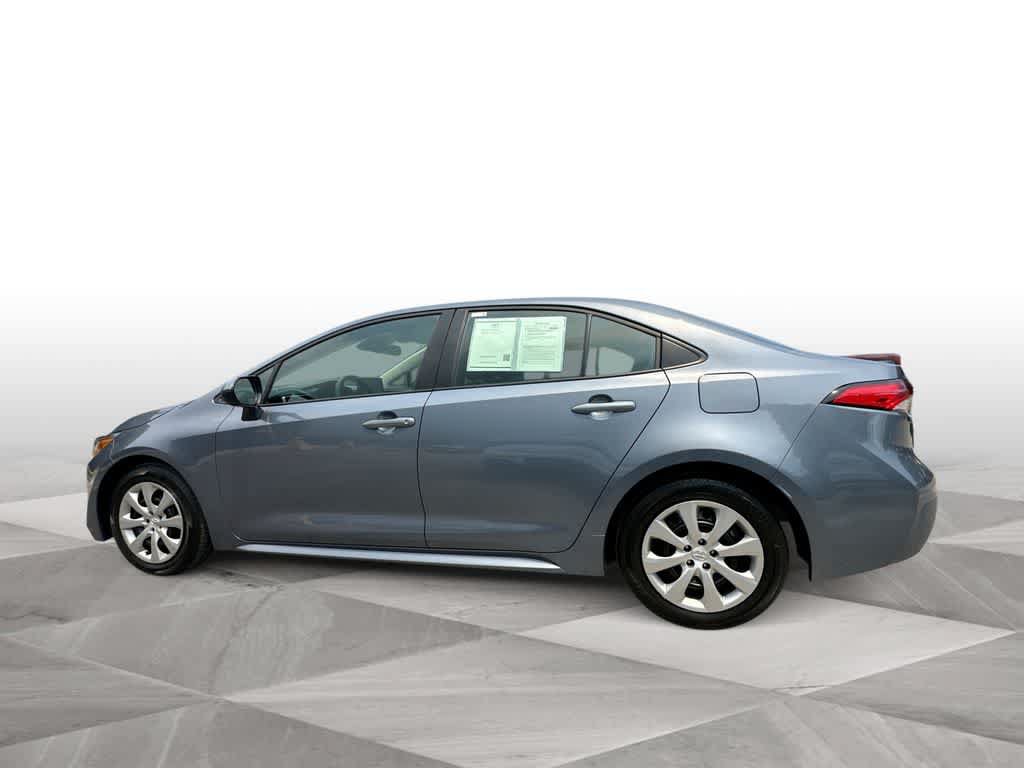 Used 2025 Toyota Corolla LE FWD image 5
