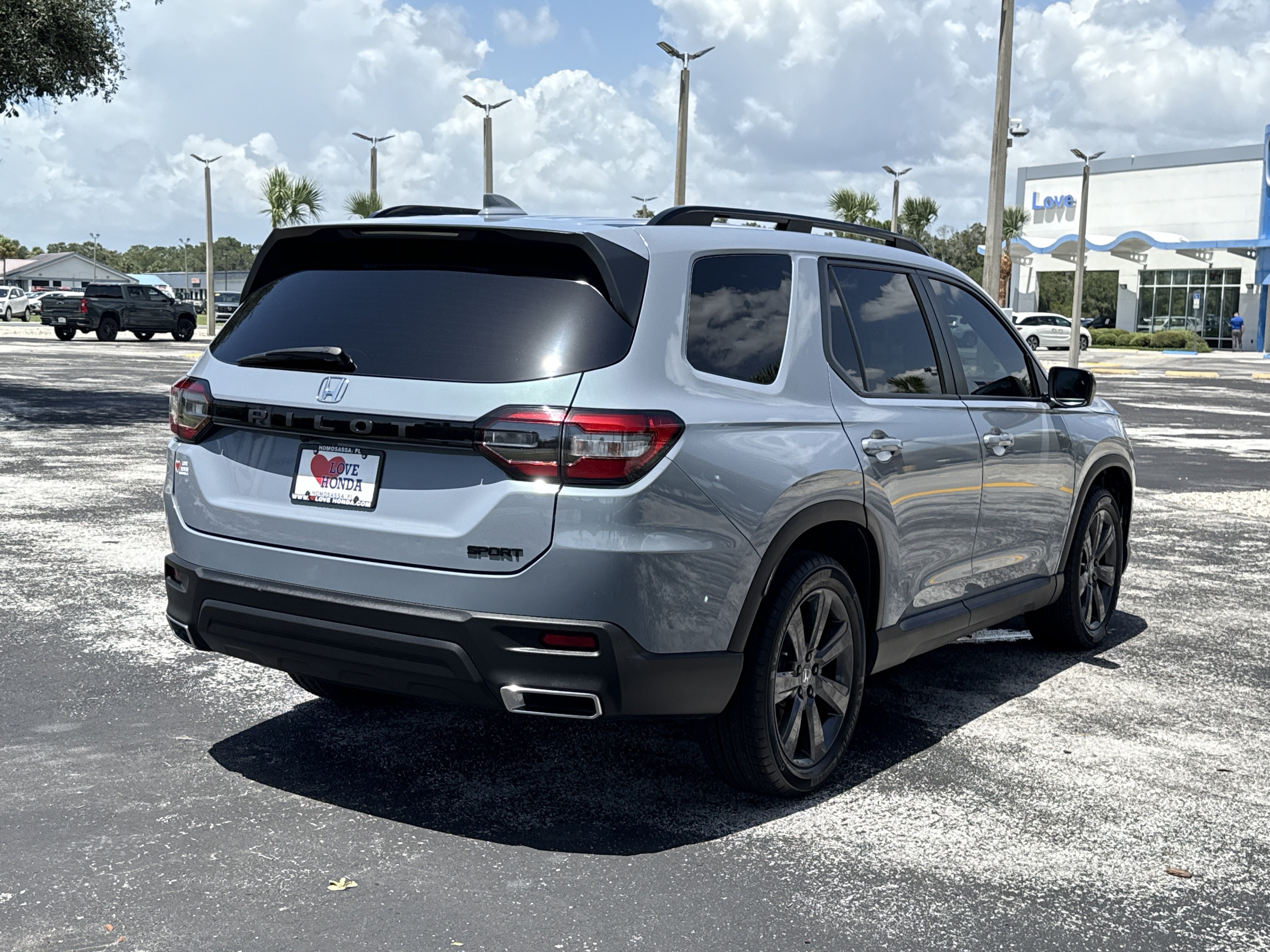 Certified 2025 Honda Pilot Sport image 7