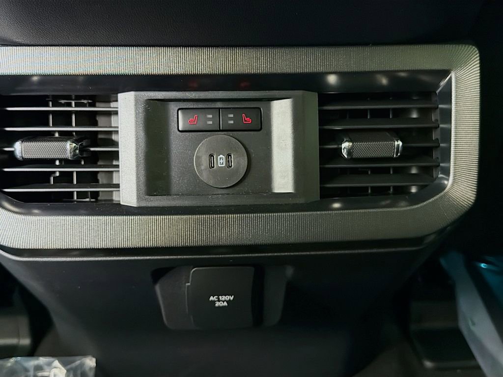 New 2025 Ford F350 Platinum w/ FX4 Off-Road Package image 27